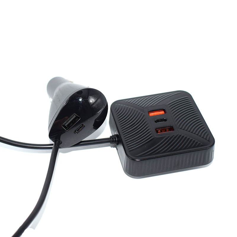 3A+2C 车载充电器 电压显示 140W快充